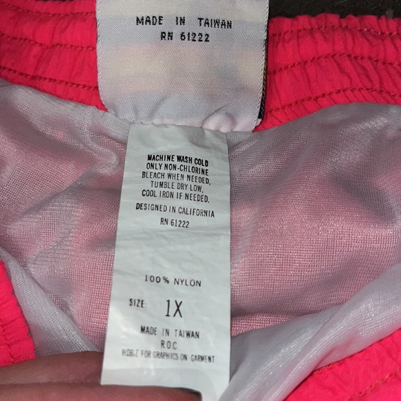 Hobie | Men’s Vintage 80’s Hot Pink Lined Swim Trunks with pockets | size 1X - Picture 5 of 10